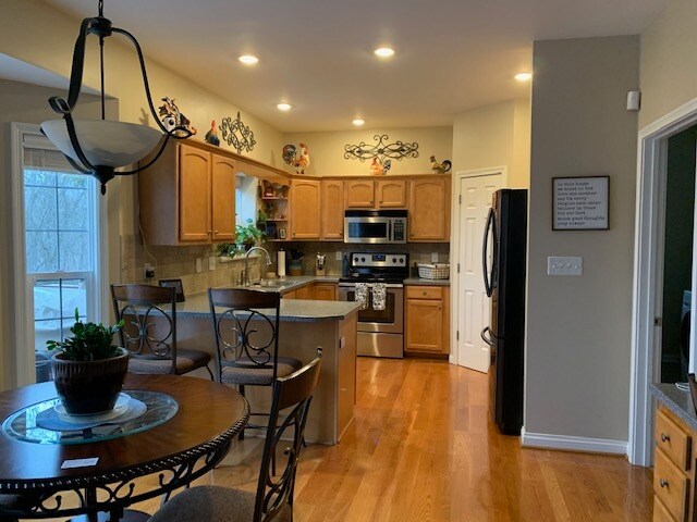 Building Photo - 611 Woodduck Ln