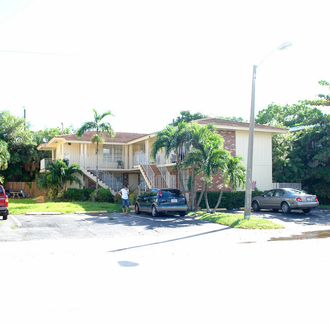 Building Photo - Bayshore Plaza Apartments