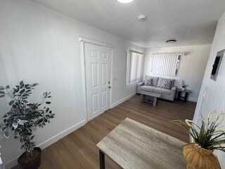 Photo - 8901 1/2 Holmes Ave (Los Angeles, CA)
