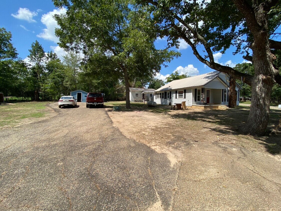 2348 TX154, Gilmer, TX 75645 House Rental in Gilmer, TX