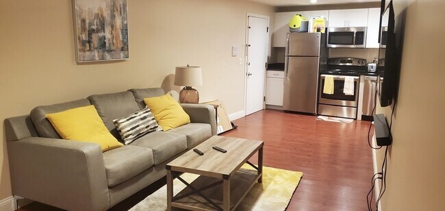 Foto del edificio - 1 Old Colony Rd