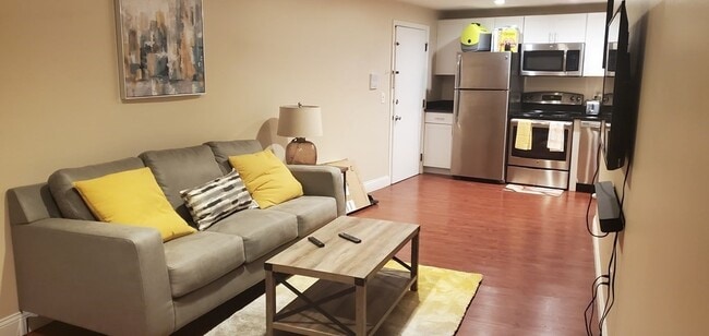 Building Photo - 1 Old Colony Rd