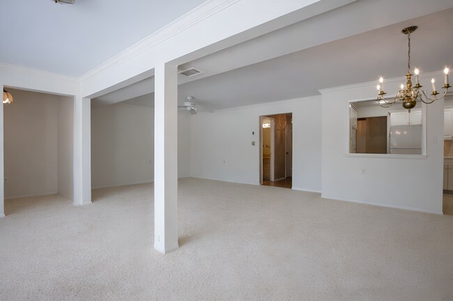 Building Photo - 24 Danbury Ct