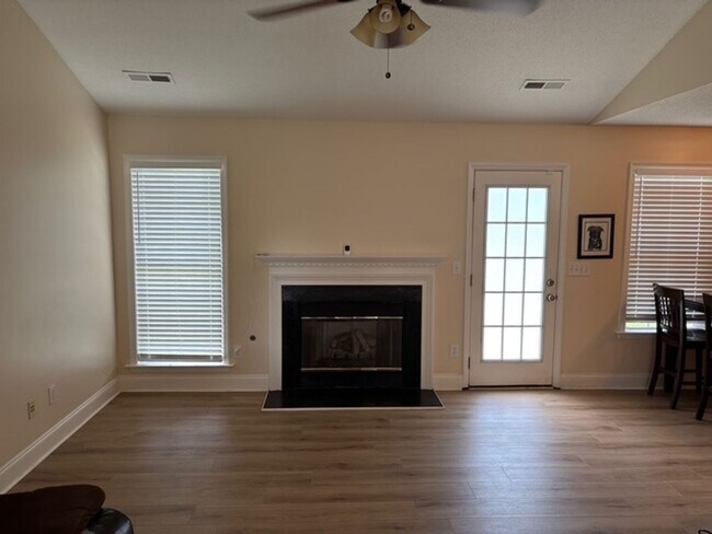 Building Photo - Charming 3BR House in High Point