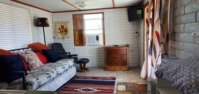 Building Photo - 1180 W Lewis Rd