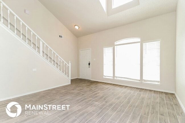 Building Photo - 2321 Cromwell Dr