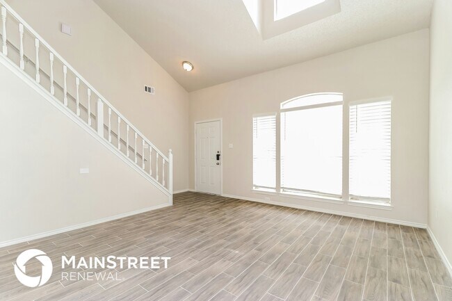 Foto del edificio - 2321 Cromwell Dr