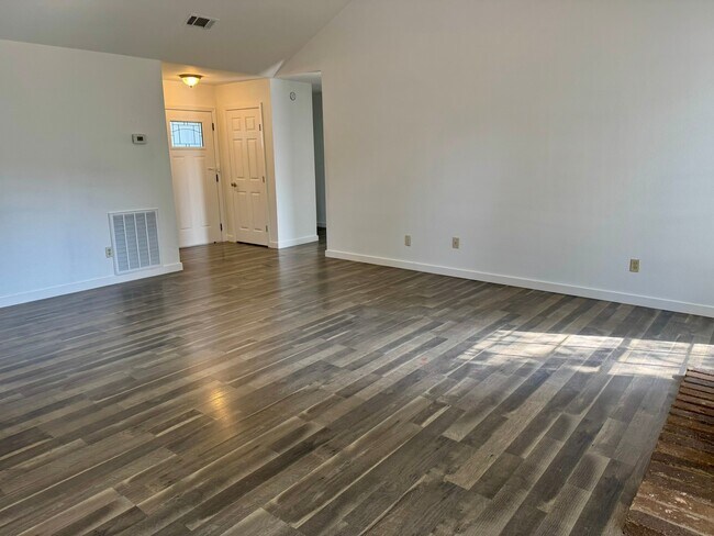 Foto del edificio - 2507 John Crump Ln
