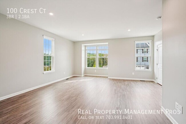 Foto del edificio - 100 Crest Ct