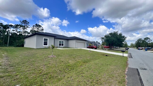 Foto del edificio - Beautiful 3BD/2BA Home in Beautiful Palm B...