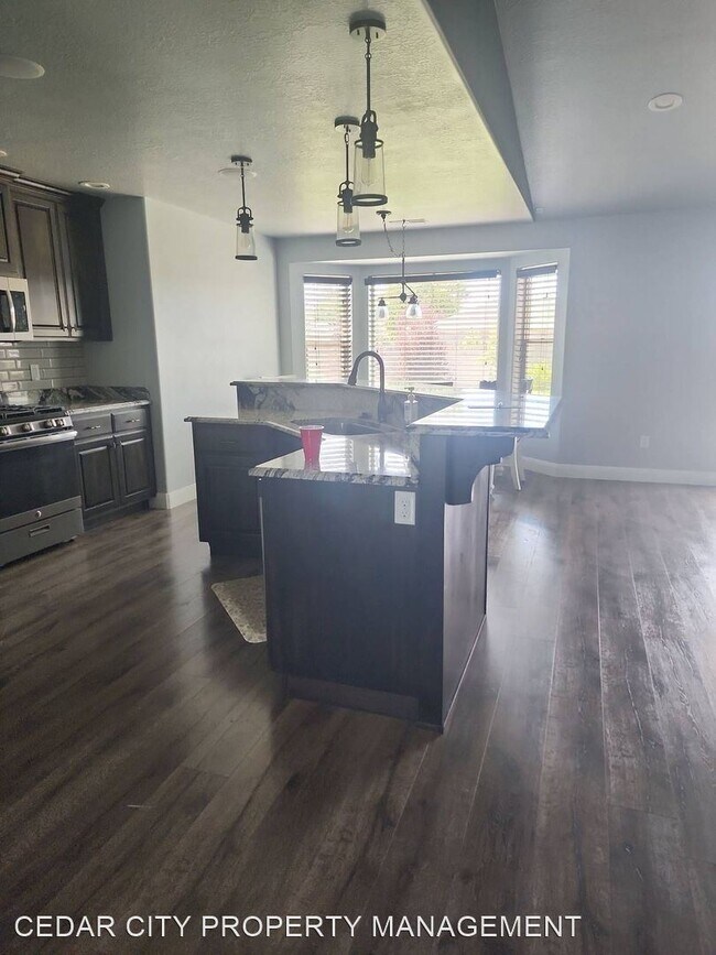 Foto del edificio - 3 br, 2 bath House - 1793 N 2975 W