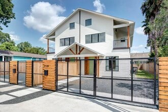 Building Photo - 1733 Airline Dr