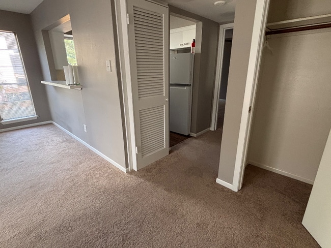 Building Photo - 2137 Branard St