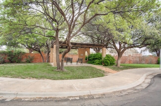 Building Photo - 306 Vale Ave