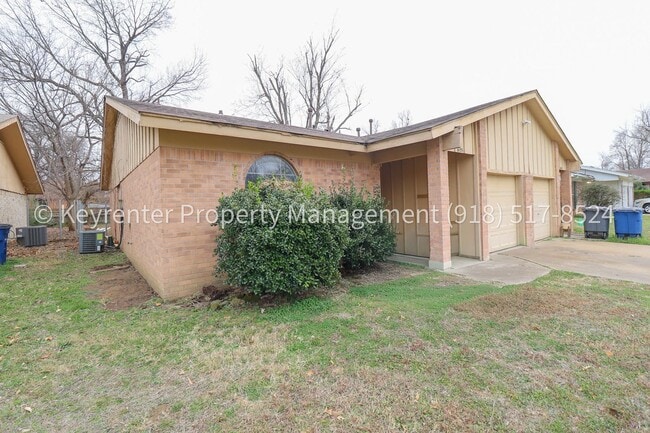 Building Photo - 6125 S Troost Ave