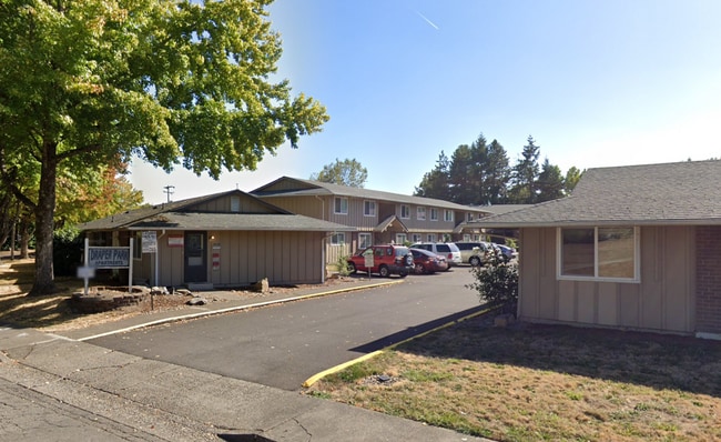 Building Photo - (905) Draper Arms Apartments - 2 Bedroom / 1 Bath
