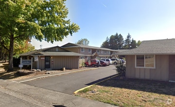 Building Photo - 730 32nd Ave SE