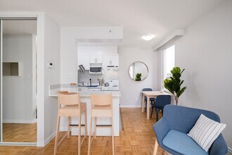 Building Photo - 1033 Haro St