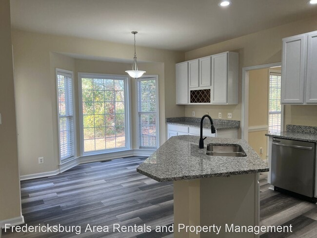 Building Photo - 4 br, 2.5 bath House - 70 COUNTRY MANOR DRIVE