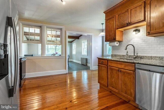 Foto del edificio - 110 Lyndell Rd