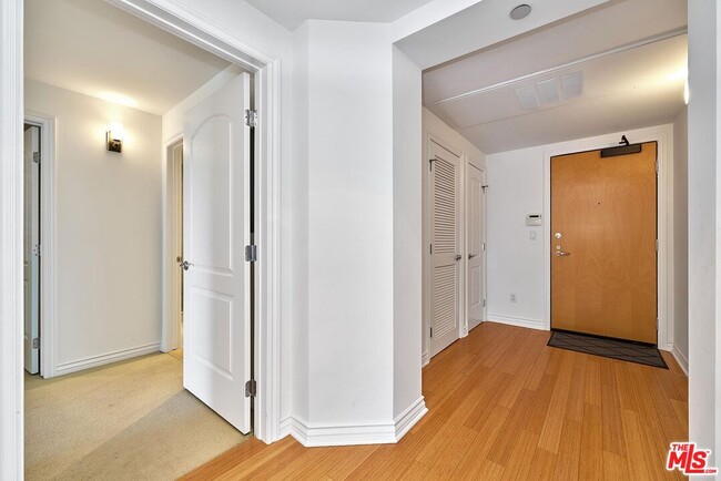 Building Photo - 2230 S Bentley Ave
