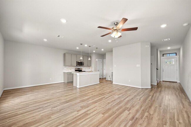 Building Photo - 441 Fieldwood Dr