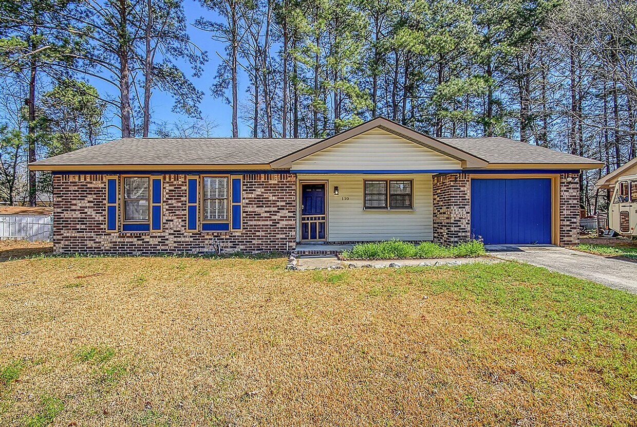 Primary Photo - Single story ranch style home in quiet cul...