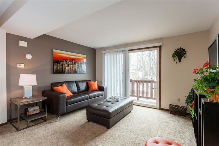 Apartment In Raintree Island