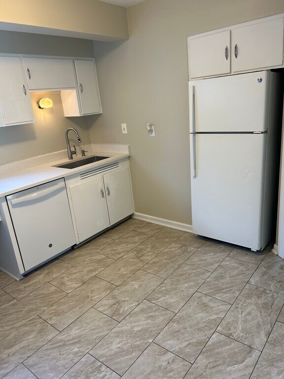 20 Ashland St Unit G, Worcester, MA 01609 Condo for Rent in Worcester, MA