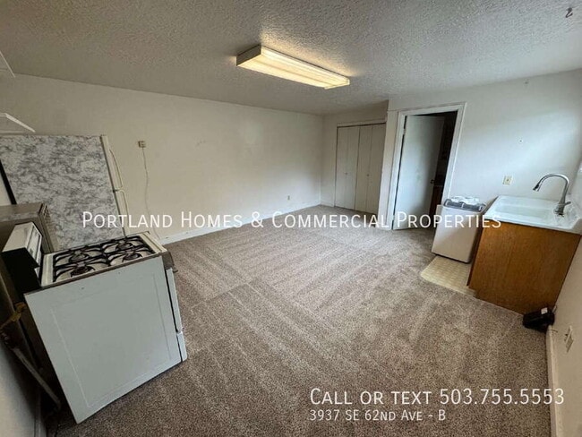 Photo - 3937 SE 62nd Ave Apartment