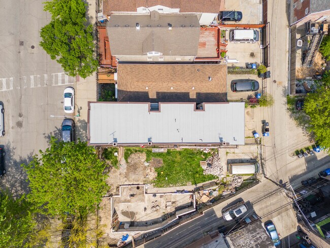 Building Photo - 2313 S Wolcott Ave