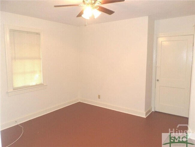 Foto del edificio - 2302 E 40th St