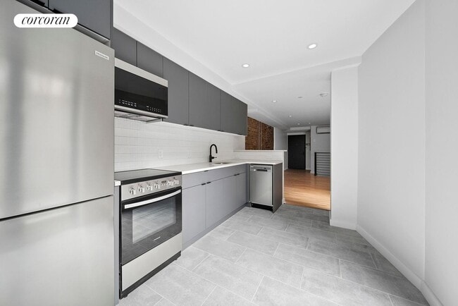 Building Photo - 317 W 51st St