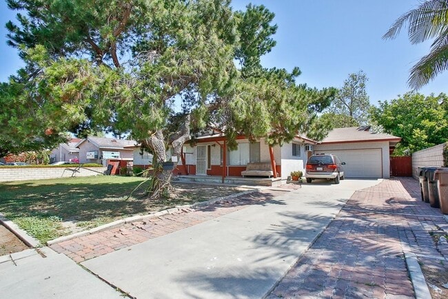 Building Photo - 13062 Safford St