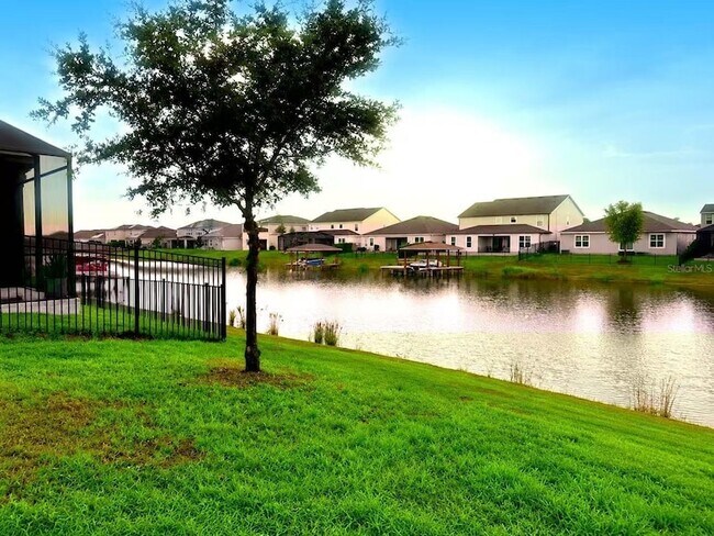 Foto del edificio - 5055 Tibet Ct