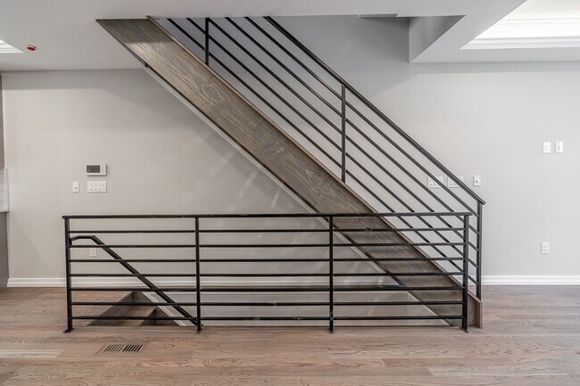 Building Photo - 2233 Kimball Street