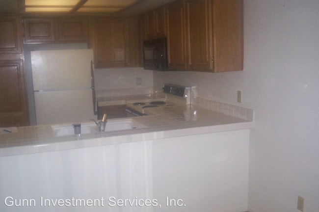 Building Photo - 2875 Idlewild Dr