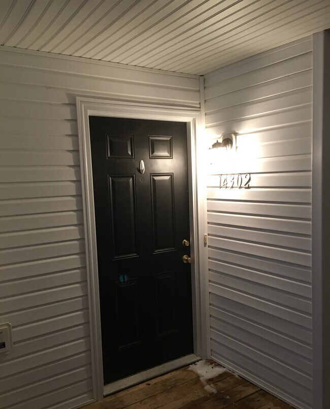 Foto del edificio - 14302 Spring Creek Ln