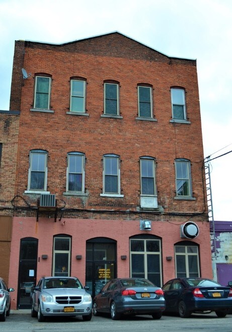 Building Photo - 44-46 Main St