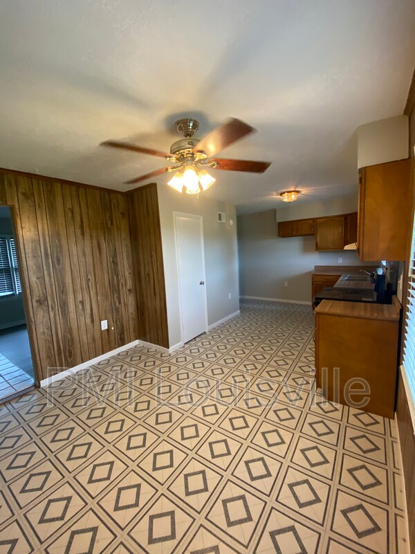 Foto del edificio - 2181 Raymond Rd