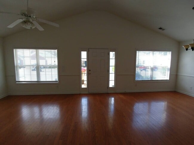 Foto del edificio - Adorable Well Kept Rental Home in Arrowhead