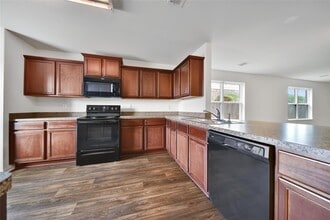 Building Photo - 2524 Watersail Dr