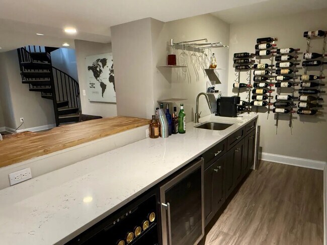 Building Photo - 1125 Duchess Dr