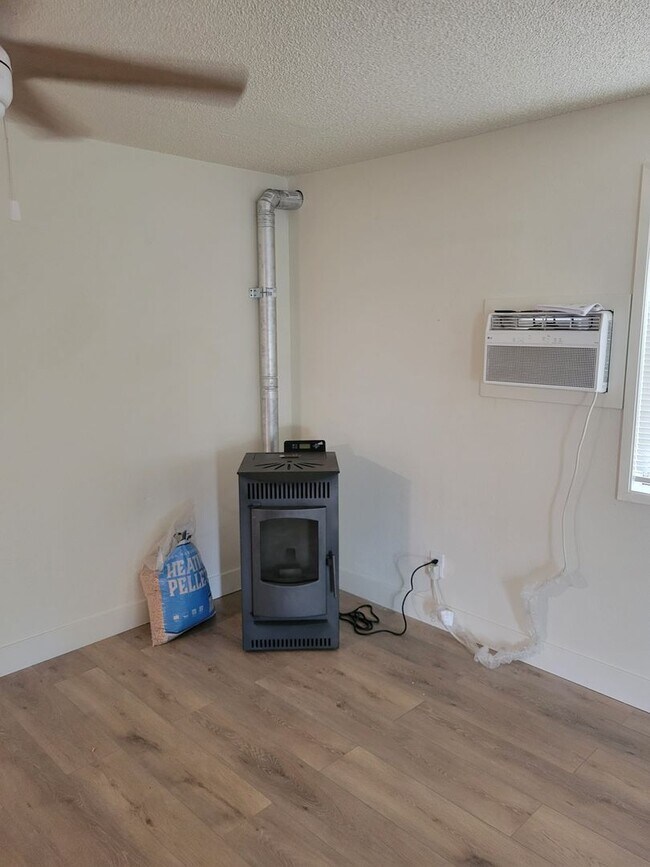 Foto del edificio - 3 bed/2 bath