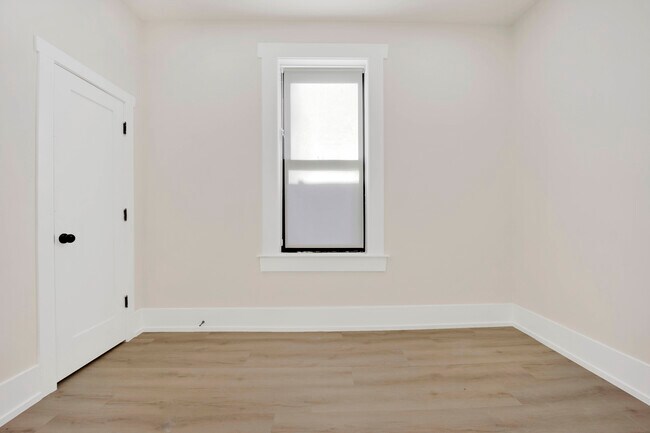 Foto del edificio - 944 N Damen Ave