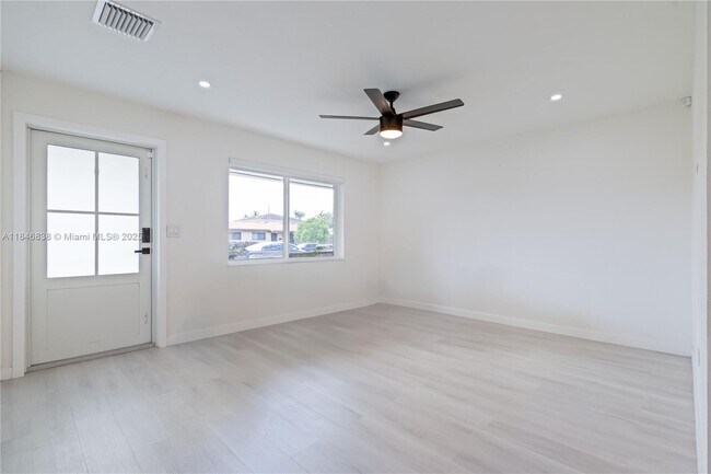 Foto del edificio - 10501 SW 54th St