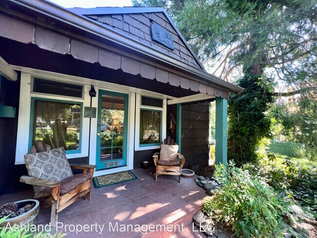 Foto del edificio - 3 br, 2 bath House - 787 Blaine Street