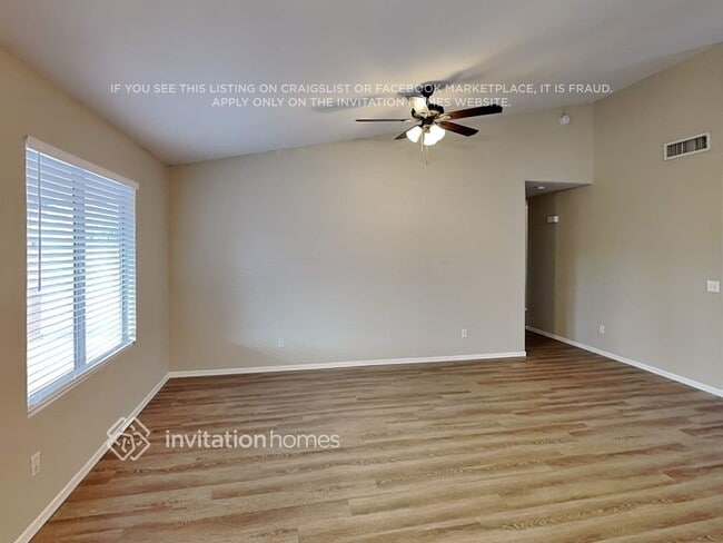 Building Photo - 6453 E Menlo St