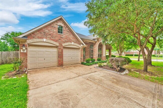 Building Photo - 414 Silver Creek Cir
