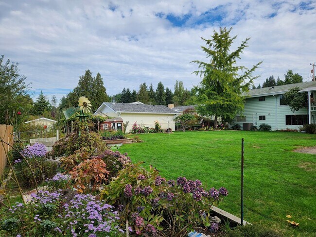 Building Photo - 3 br, 2 bath House - 3523 Petersville Rd NE